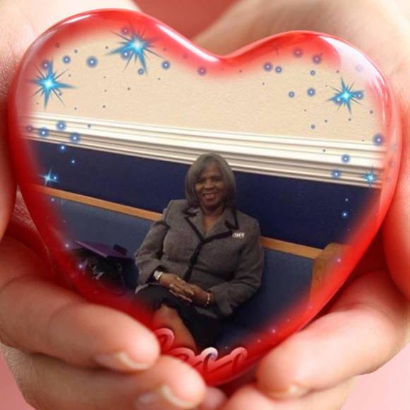 Meet your Posher, Gwen - Picture 1 of 1